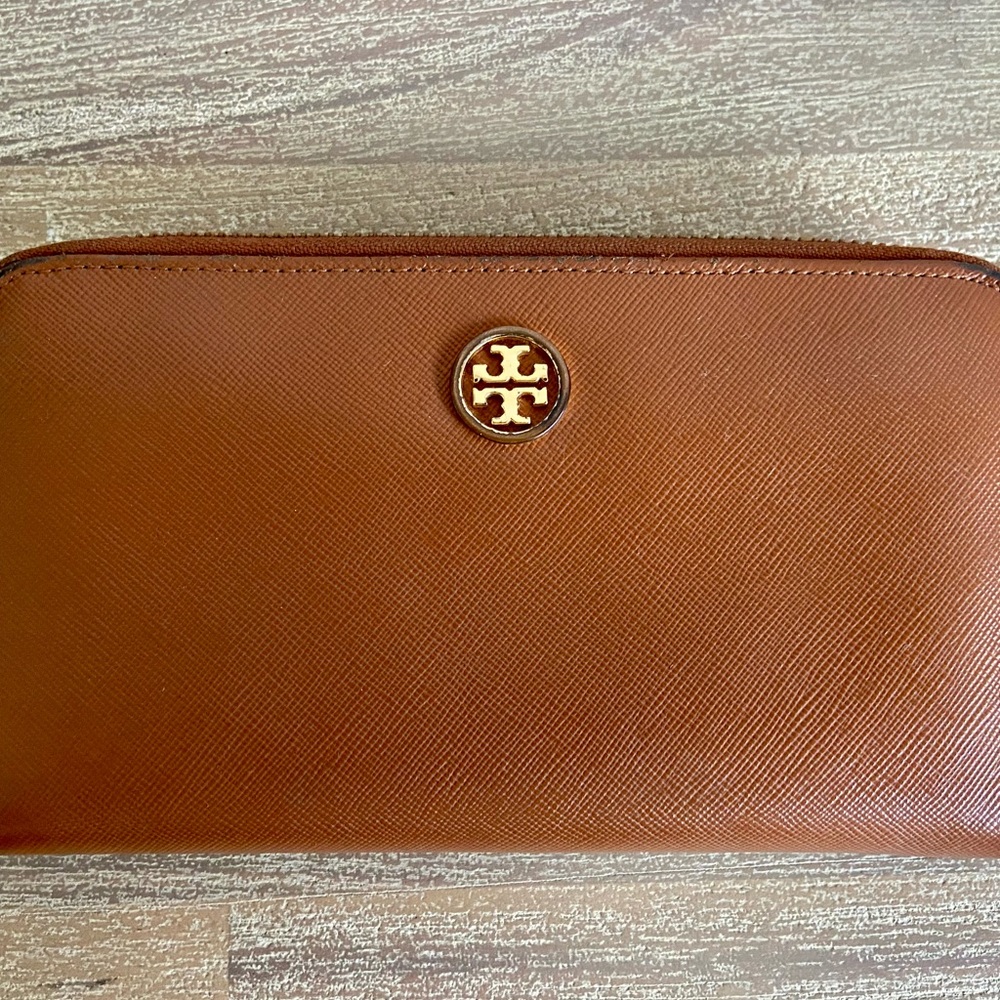 Tory Burch wallet